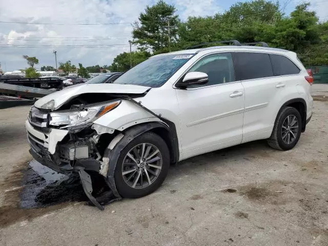 2017 Toyota Highlander SE