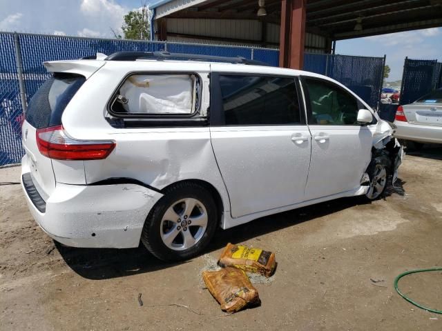 2018 Toyota Sienna LE