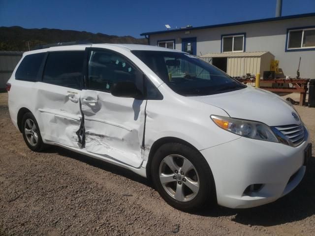 2016 Toyota Sienna LE