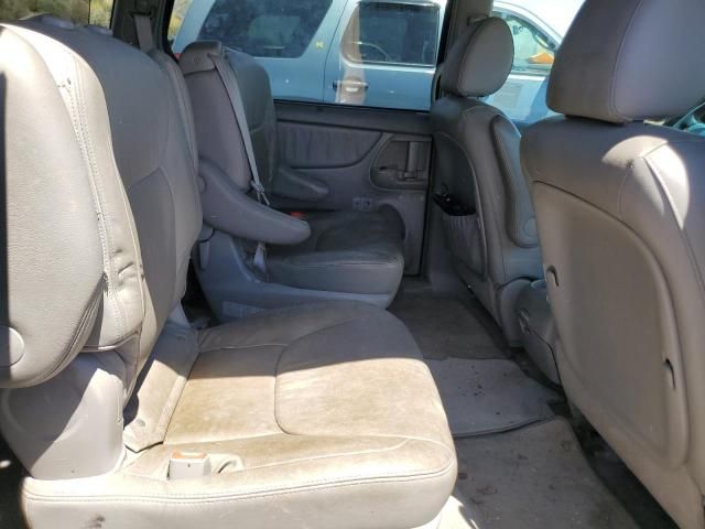 2010 Toyota Sienna XLE