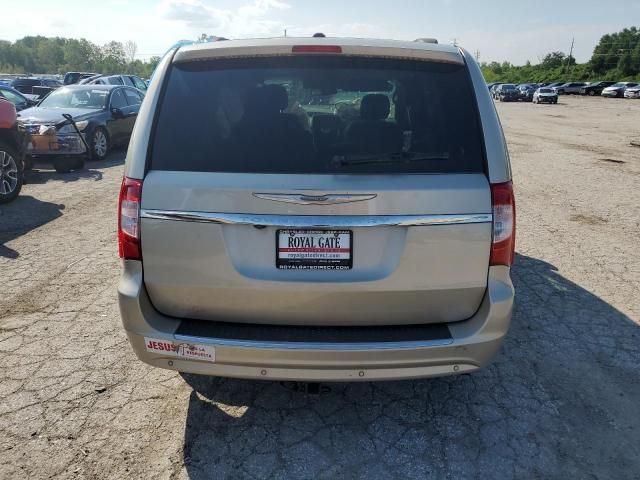 2014 Chrysler Town & Country Touring L