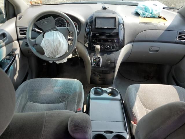 2005 Toyota Sienna CE