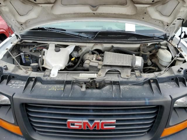 2004 GMC Savana G2500