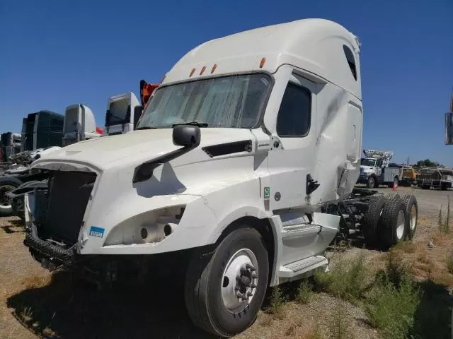 2020 Freightliner Cascadia 126