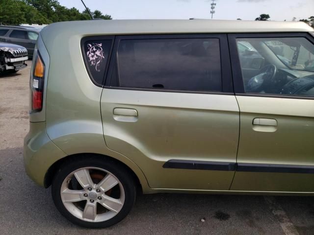 2010 KIA Soul +