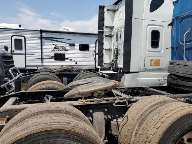 2014 Freightliner Cascadia 125