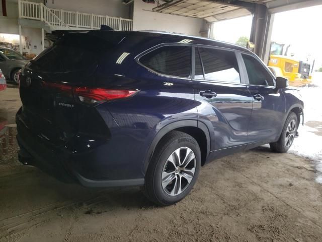 2023 Toyota Highlander Hybrid XLE