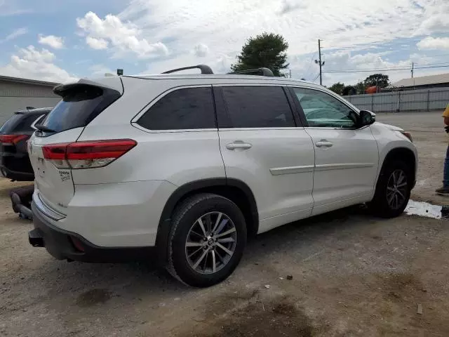 2017 Toyota Highlander SE