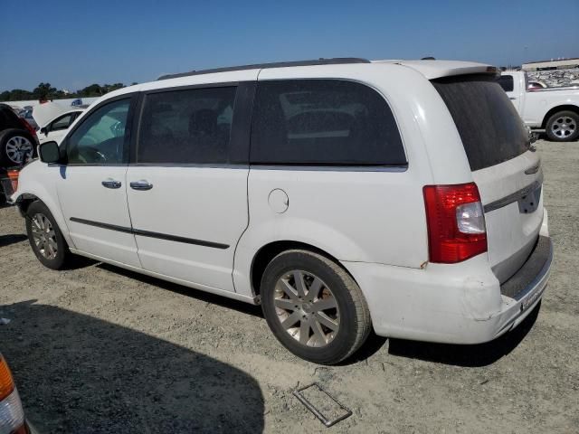 2016 Chrysler Town & Country Touring