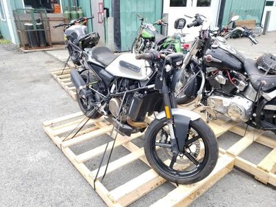 Salvage cars for sale from Copart Montreal Est, QC: 2018 Husqvarna Vitpilen 701