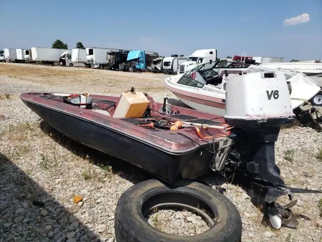 1985 Xpress Boat