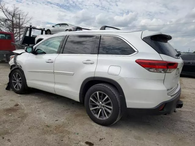 2017 Toyota Highlander SE