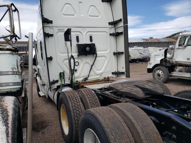 2021 Freightliner Cascadia 126