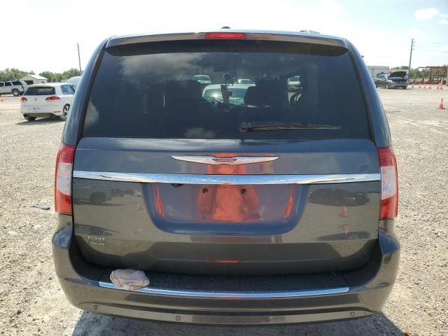 2014 Chrysler Town & Country Touring L