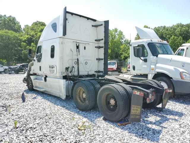 2020 Freightliner Cascadia 126