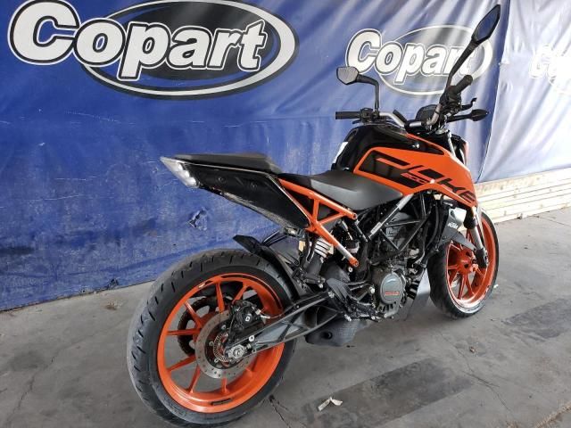 2022 KTM 200 Duke