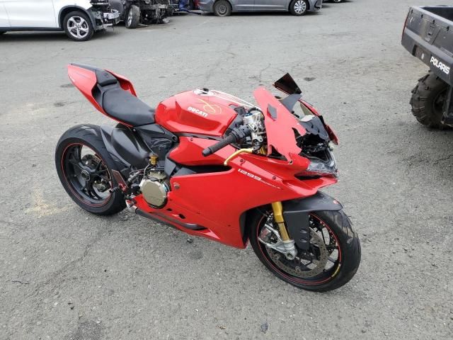 2015 Ducati Superbike 1299 Panigale