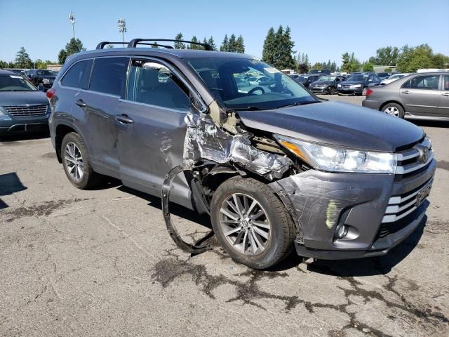 2019 Toyota Highlander SE