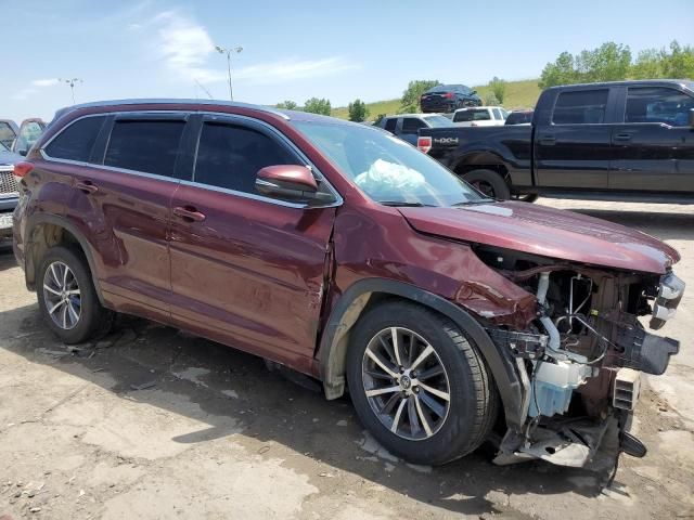 2017 Toyota Highlander SE