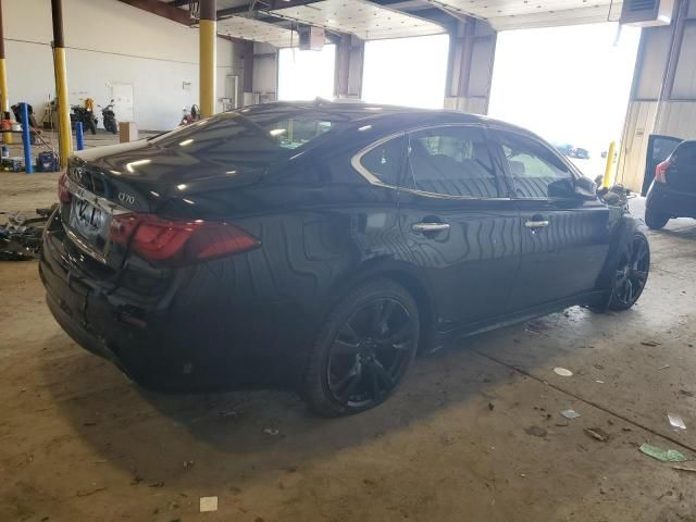 2016 Infiniti Q70 3.7