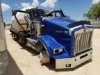 2002 Kenworth Construction T800