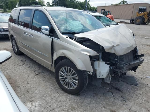 2014 Chrysler Town & Country Touring L