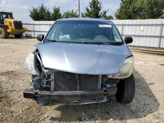 2005 Toyota Sienna CE