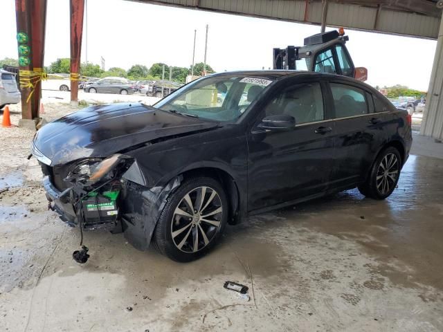 2013 Chrysler 200 Touring