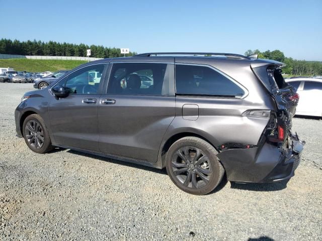 2022 Toyota Sienna XSE