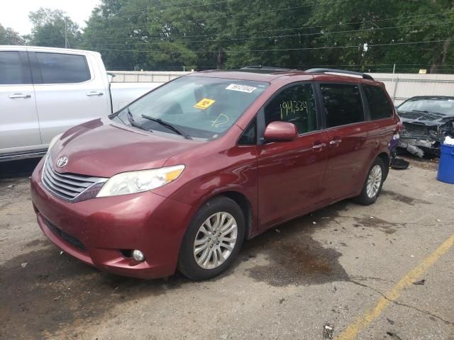 2016 Toyota Sienna XLE