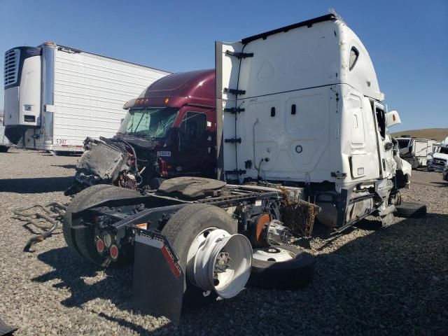 2022 Freightliner Cascadia 126