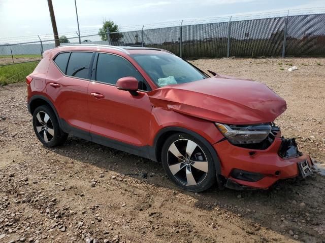 2019 Volvo XC40 T5 Momentum