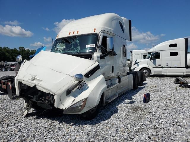 2020 Freightliner Cascadia 126