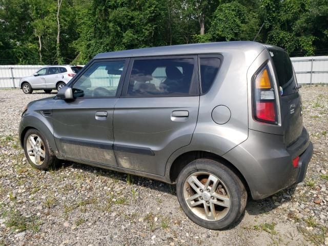 2010 KIA Soul +