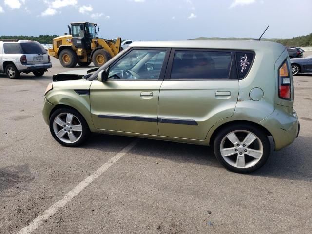 2010 KIA Soul +