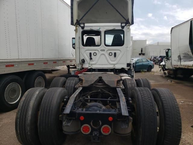 2020 Freightliner Cascadia 126