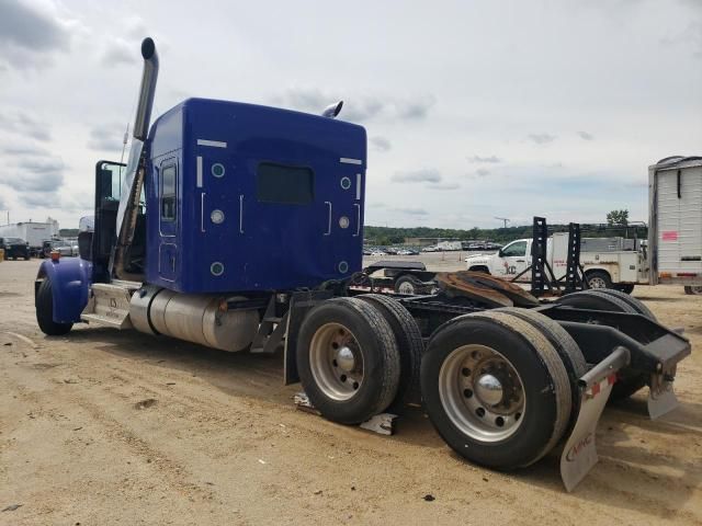 2023 Kenworth Construction W900