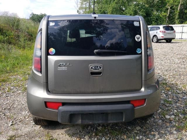 2010 KIA Soul +