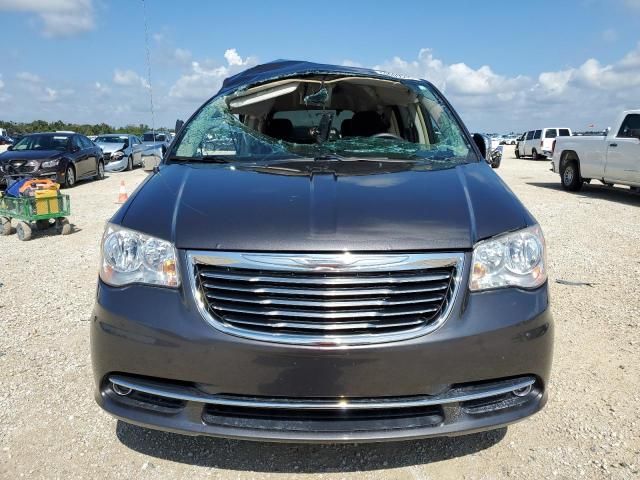 2014 Chrysler Town & Country Touring L