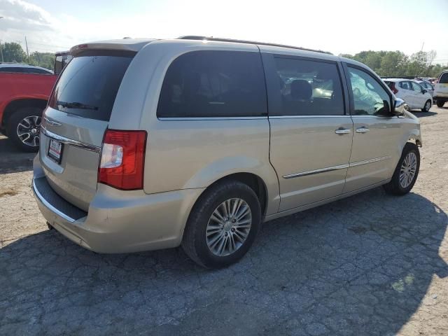 2014 Chrysler Town & Country Touring L