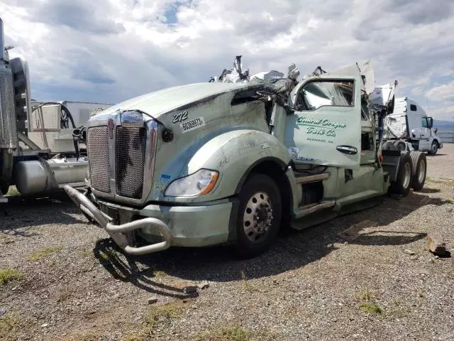 2020 Kenworth Construction T680