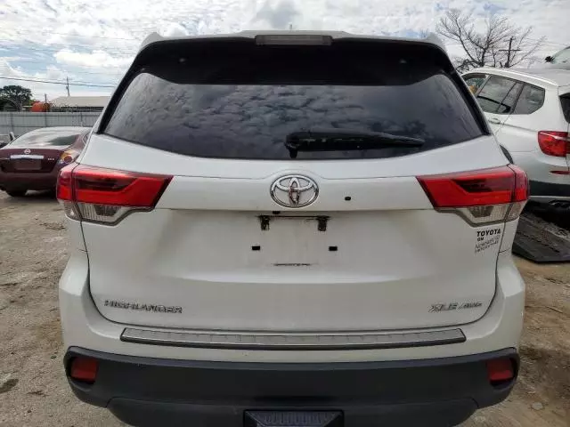 2017 Toyota Highlander SE