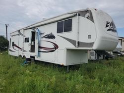 Salvage trucks for sale at Montreal Est, QC auction: 2006 Keystone Everest