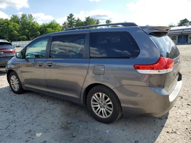 2011 Toyota Sienna XLE