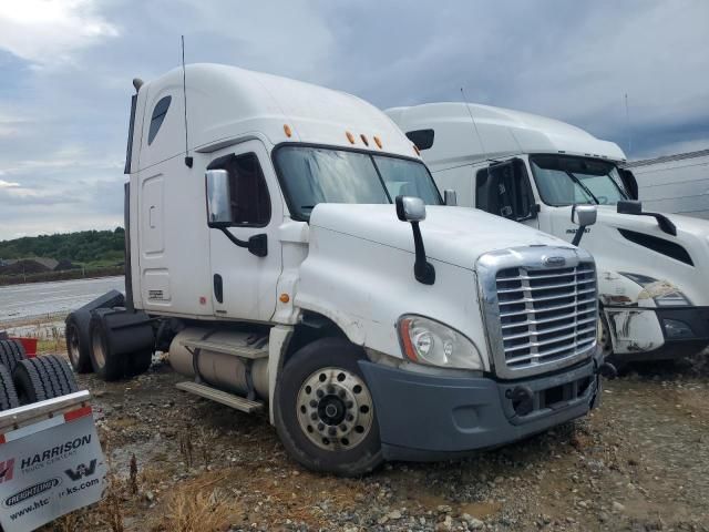 2010 Freightliner Cascadia 125