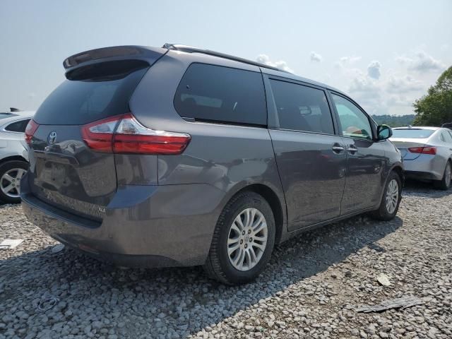 2017 Toyota Sienna XLE