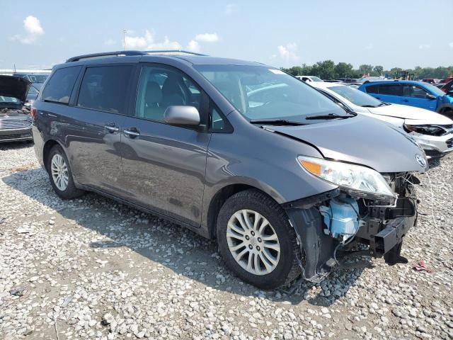 2017 Toyota Sienna XLE