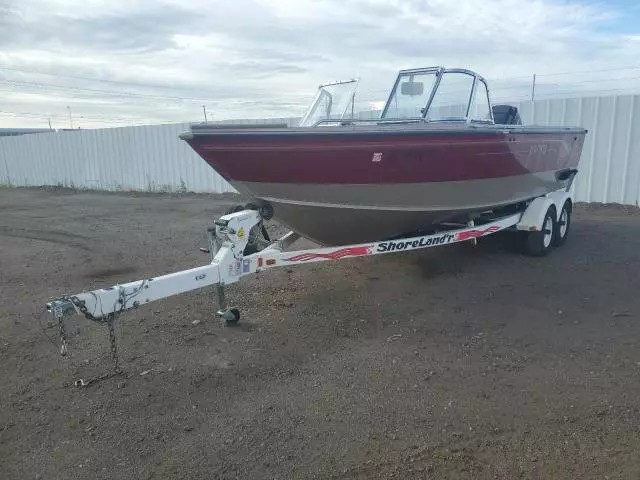 2000 Lund Boat