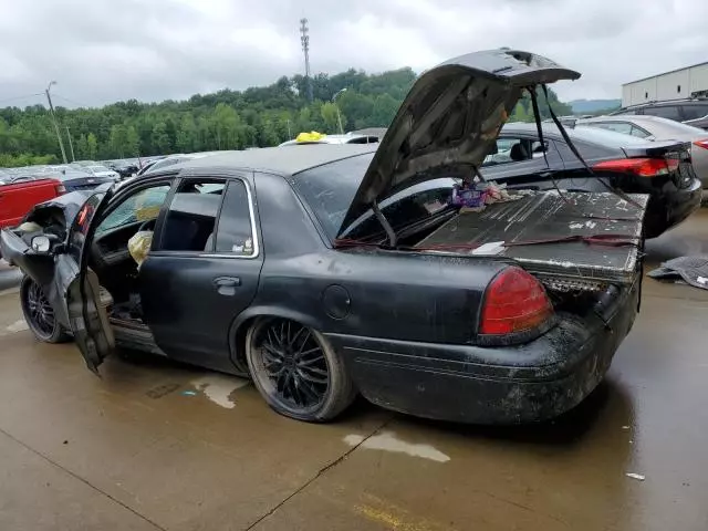 2000 Ford Crown Victoria