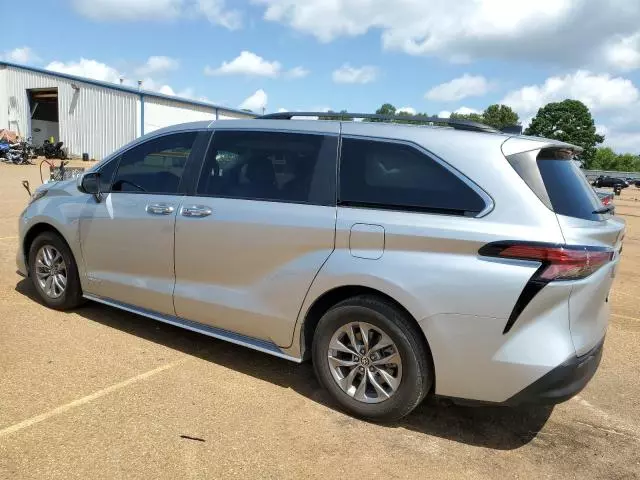 2021 Toyota Sienna XLE